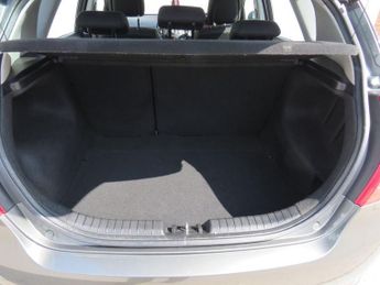 KIA CEED 1.6 CRDi 3 Hatchback 5dr Diesel Auto Euro 4 (113 bhp)