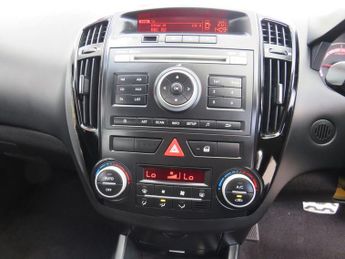 KIA CEED 1.6 CRDi 3 Hatchback 5dr Diesel Auto Euro 4 (113 bhp)