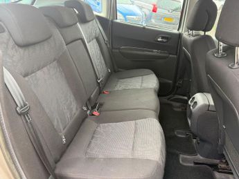 PEUGEOT 3008 1.6 e-HDi Sport SUV 5dr Diesel EGC Euro 5 (s/s) (112 ps)