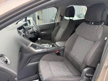 PEUGEOT 3008 1.6 e-HDi Sport SUV 5dr Diesel EGC Euro 5 (s/s) (112 ps)
