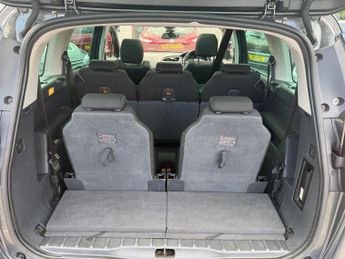 PEUGEOT 5008 2.0 HDi Exclusive MPV 5dr Diesel Auto Euro 5 (163 ps)