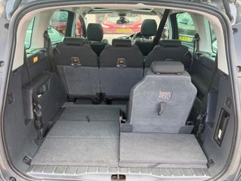 PEUGEOT 5008 2.0 HDi Exclusive MPV 5dr Diesel Auto Euro 5 (163 ps)