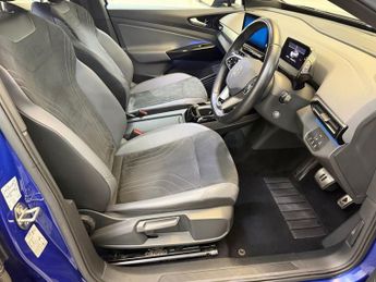 VOLKSWAGEN ID.4 Pure 52kWh Life SUV 5dr Electric Auto (148 ps)