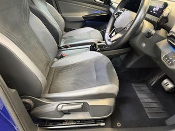 VOLKSWAGEN ID.4 Pure 52kWh Life SUV 5dr Electric Auto (148 ps)