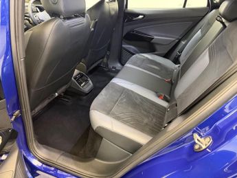 VOLKSWAGEN ID.4 Pure 52kWh Life SUV 5dr Electric Auto (148 ps)