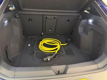 VOLKSWAGEN ID.4 Pure 52kWh Life SUV 5dr Electric Auto (148 ps)