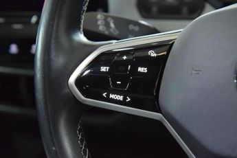 VOLKSWAGEN ID.3 Pro Performance 58kWh Family Hatchback 5dr Electric Auto (204 ps