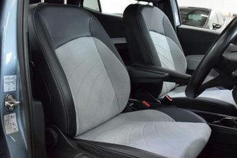 VOLKSWAGEN ID.3 Pro Performance 58kWh Family Hatchback 5dr Electric Auto (204 ps