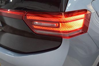 VOLKSWAGEN ID.3 Pro Performance 58kWh Family Hatchback 5dr Electric Auto (204 ps