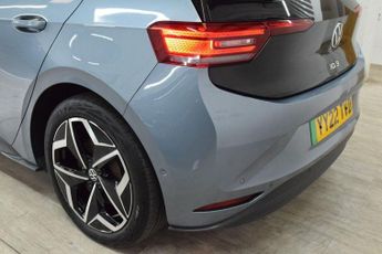 VOLKSWAGEN ID.3 Pro Performance 58kWh Family Hatchback 5dr Electric Auto (204 ps