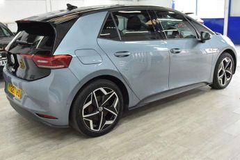 VOLKSWAGEN ID.3 Pro Performance 58kWh Family Hatchback 5dr Electric Auto (204 ps
