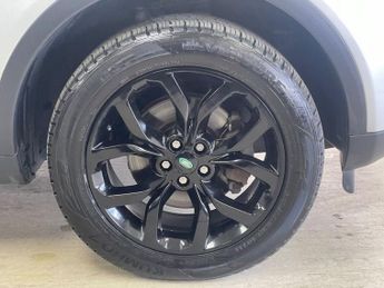 LAND ROVER DISCOVERY SPORT 2.0 TD4 HSE SUV 5dr Diesel Manual 4WD Euro 6 (s/s) (180 ps)