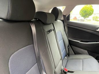 HYUNDAI TUCSON 1.7 CRDi Blue Drive SE Nav SUV 5dr Diesel DCT Euro 6 (s/s) (141 