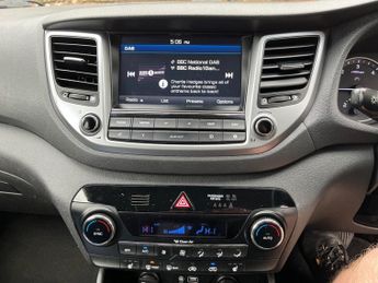 HYUNDAI TUCSON 1.7 CRDi Blue Drive SE Nav SUV 5dr Diesel DCT Euro 6 (s/s) (141 