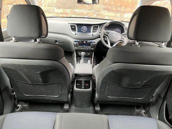 HYUNDAI TUCSON 1.7 CRDi Blue Drive SE Nav SUV 5dr Diesel DCT Euro 6 (s/s) (141 