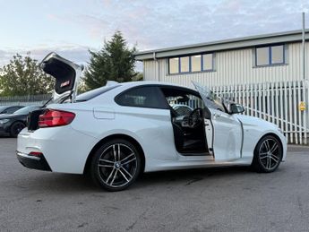 BMW 2 SERIES 2.0 220d M Sport Coupe 2dr Diesel Auto xDrive Euro 6 (s/s) (190 