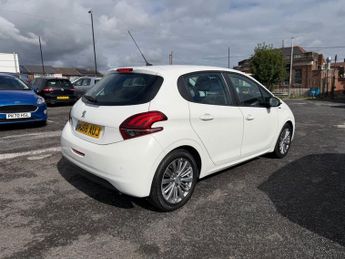 PEUGEOT 208 1.2 PureTech Signature Hatchback 5dr Petrol Manual Euro 6 (s/s) 