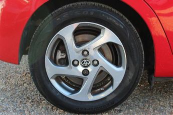 TOYOTA YARIS 1.5 VVT-h Icon Hatchback 5dr Petrol Hybrid E-CVT Euro 6 (101 ps)