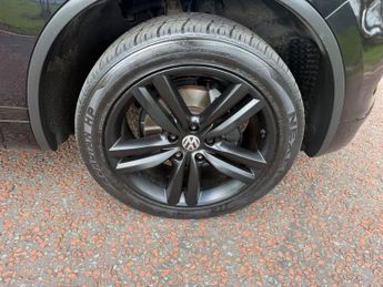 VOLKSWAGEN TOUAREG 3.0 TDI V6 BlueMotion Tech R-Line SUV 5dr Diesel Tiptronic 4WD E