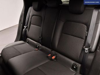 NISSAN JUKE 1.0 DIG-T N-Connecta SUV 5dr Petrol DCT Auto Euro 6 (s/s) (114 p