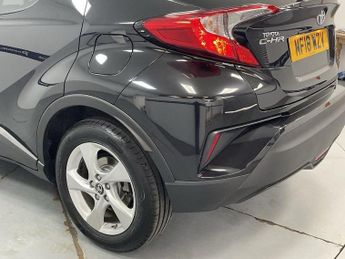 TOYOTA C-HR 1.8 VVT-h Icon SUV 5dr Petrol Hybrid CVT Euro 6 (s/s) (122 ps) -