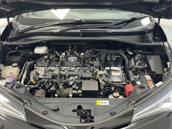 TOYOTA C-HR 1.8 VVT-h Icon SUV 5dr Petrol Hybrid CVT Euro 6 (s/s) (122 ps) -