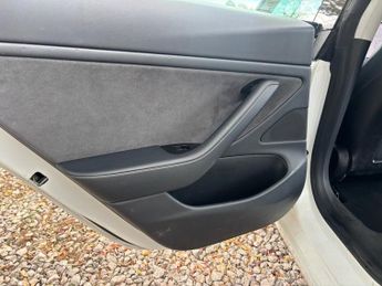 TESLA Model 3 (Dual Motor) Long Range Saloon 4dr Electric Auto 4WDE (346 ps)