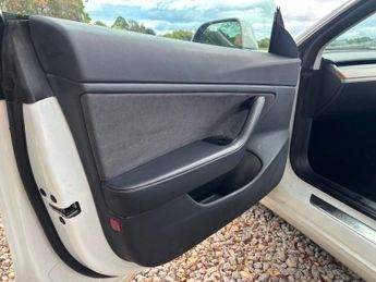TESLA Model 3 (Dual Motor) Long Range Saloon 4dr Electric Auto 4WDE (346 ps)