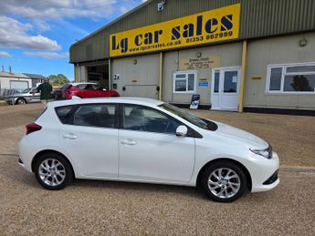 Toyota Auris 1.2 VVT-i Business Edition Hatchback 5dr Petrol Manual Euro 6 (s