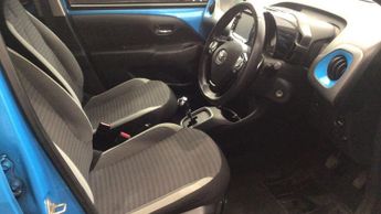TOYOTA AYGO 1.0 VVT-i x-trend Funroof 5dr Petrol x-shift Euro 6 (71 ps)