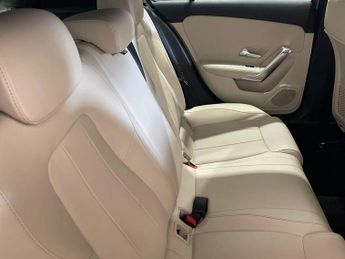 MERCEDES-BENZ A CLASS 1.3 A180 Sport Edition (Executive) Hatchback 5dr Petrol 7G-DCT E