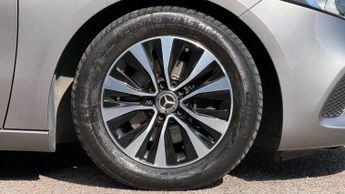 MERCEDES-BENZ A CLASS 1.3 A180 SE Hatchback 5dr Petrol 7G-DCT Euro 6 (s/s) (136 ps)