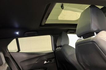 PEUGEOT E-2008 50kWh GT Premium SUV 5dr Electric Auto (136 ps) Panoramic Roof, 