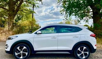 HYUNDAI TUCSON 2.0 CRDi Premium SUV 5dr Diesel Auto 4WD Euro 6 (136 ps)