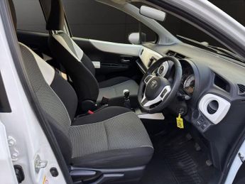 TOYOTA YARIS 1.33 Dual VVT-i Trend Hatchback 5dr Petrol Manual Euro 5 (99 ps)