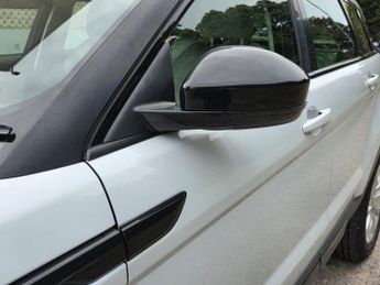 LAND ROVER RANGE ROVER EVOQUE 2.0 TD4 SE Tech SUV 5dr Diesel Auto 4WD Euro 6 (s/s) (180 ps)