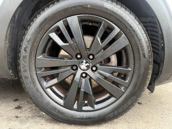 PEUGEOT 5008 1.2 PureTech GPF Allure SUV 5dr Petrol EAT Euro 6 (s/s) (130 ps)