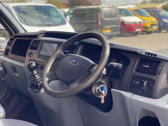 FORD TRANSIT 2.2 TDCi 250 FWD L1 H1 5dr