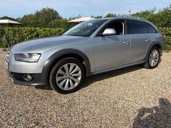 AUDI A4 ALLROAD 2.0 TDI Estate 5dr Diesel S Tronic quattro Euro 5 (s/s) (177 ps)