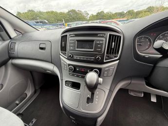 HYUNDAI i800 2.5 CRDi SE MPV 5dr Diesel Auto Euro 6 (170 ps)