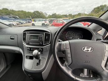 HYUNDAI i800 2.5 CRDi SE MPV 5dr Diesel Auto Euro 6 (170 ps)