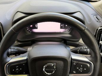 VOLVO XC40 2.0 B4 MHEV Ultimate SUV 5dr Petrol Hybrid DCT Auto Euro 6 (s/s)