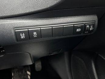 TOYOTA COROLLA 1.8 VVT-h GPF Icon Tech Saloon 4dr Petrol Hybrid CVT Euro 6 (s/s
