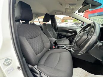 TOYOTA COROLLA 1.8 VVT-h GPF Icon Tech Saloon 4dr Petrol Hybrid CVT Euro 6 (s/s