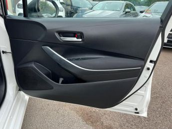 TOYOTA COROLLA 1.8 VVT-h GPF Icon Tech Saloon 4dr Petrol Hybrid CVT Euro 6 (s/s
