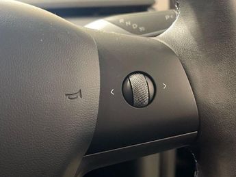 TESLA Model 3 (Dual Motor) Long Range Saloon 4dr Electric Auto 4WDE (346 ps)