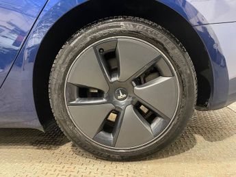 TESLA Model 3 (Dual Motor) Long Range Saloon 4dr Electric Auto 4WDE (346 ps)