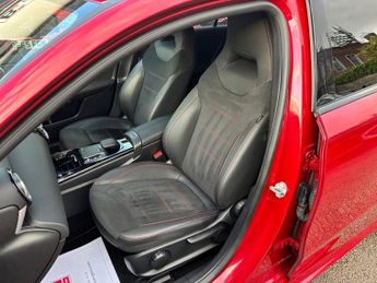 MERCEDES-BENZ A CLASS 1.3 A180 AMG Line (Executive) Hatchback 5dr Petrol 7G-DCT Euro 6