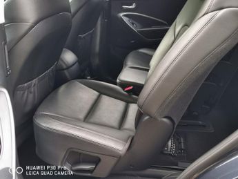 HYUNDAI SANTA FE 2.2 CRDi Blue Drive Premium SUV 5dr Diesel Manual 4WD Euro 6 (s/