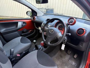 TOYOTA AYGO 1.0 VVT-i Fire Hatchback 5dr Petrol Manual Euro 5 (67 ps)